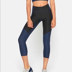 Two Tone 3/4 Length Textured Compression Legging